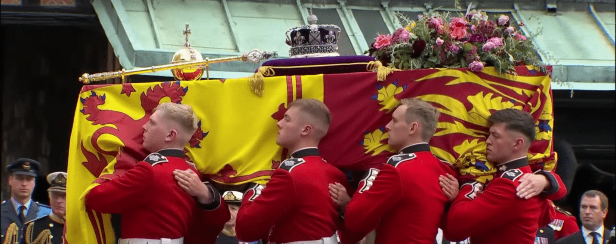 The pallbearers arrive at St. George's Chapel on Sept. 19, 2022 (YouTube/ABC News)