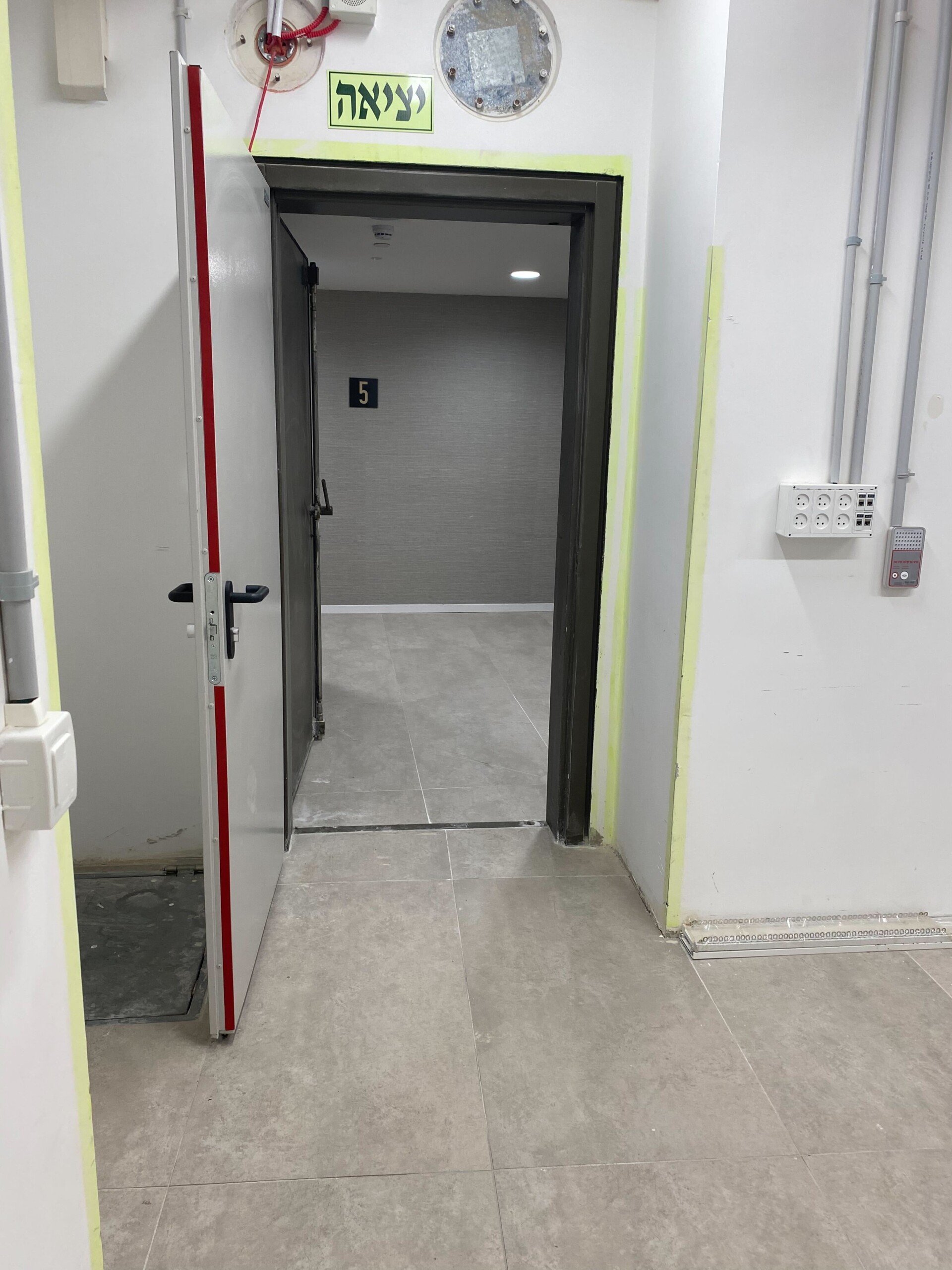 Here’s What American Tourists Are Experiencing In Israel 1 a bomb shelter in israel (the american spectator)