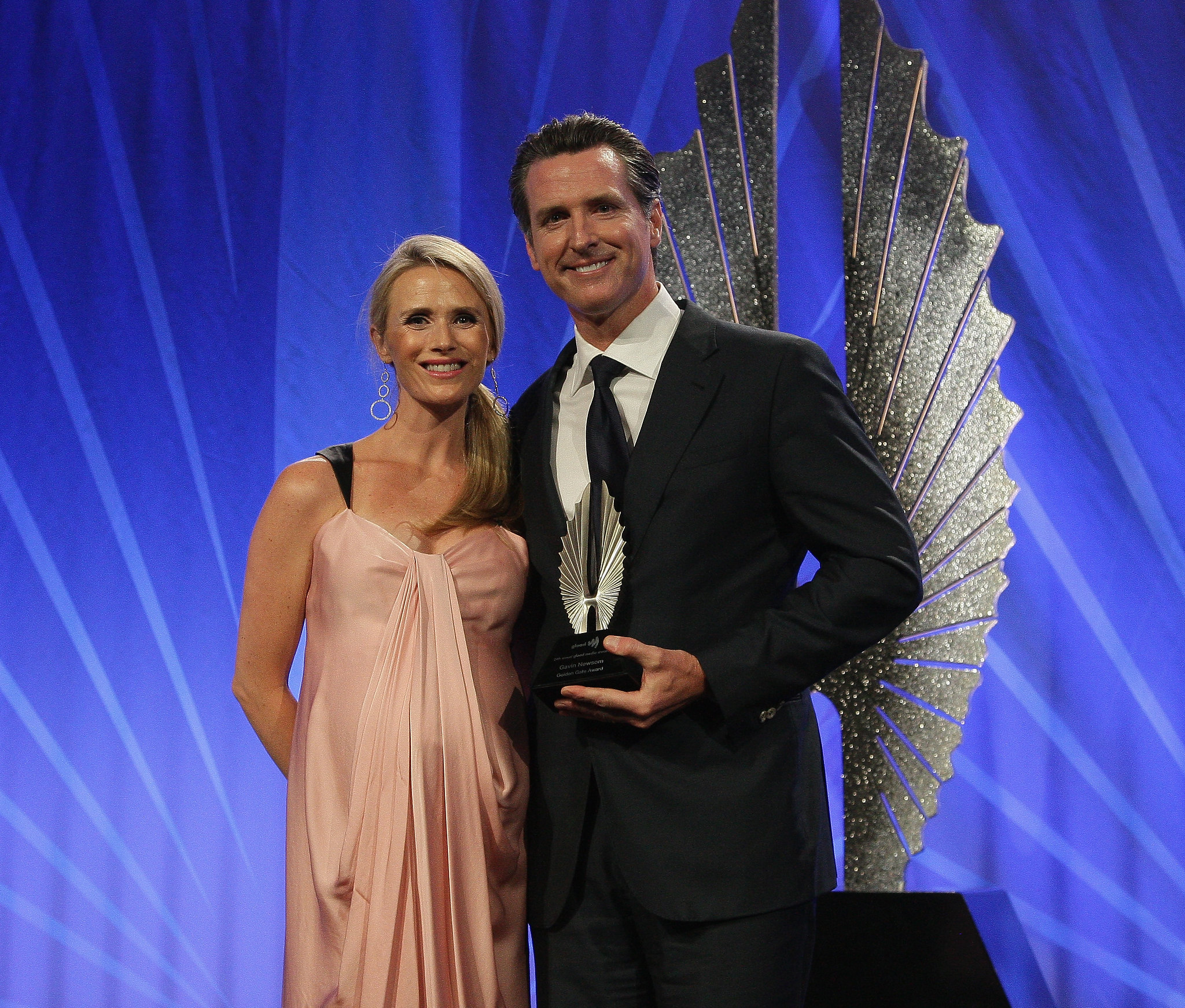 Then-Lieutenant Governor of California Gavin Newsom and his wife, Jennifer Siebel Newsom, in 2013 (John Medina/WireImage/GLAAD/CC BY-ND 2.0)
